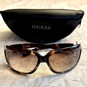 Guess Womens Sunglasses